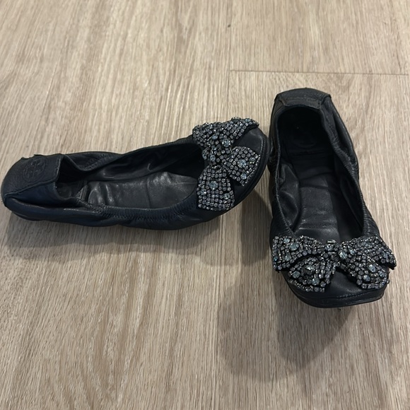 Tory Burch Black Leather Crystal Embellished Bow Eddie Ballet Flat - Picture 3 of 9